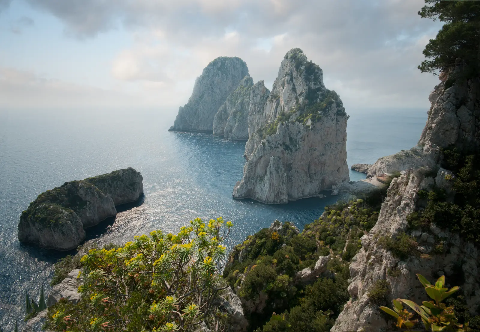Faraglioni-klipporna utanför Capri